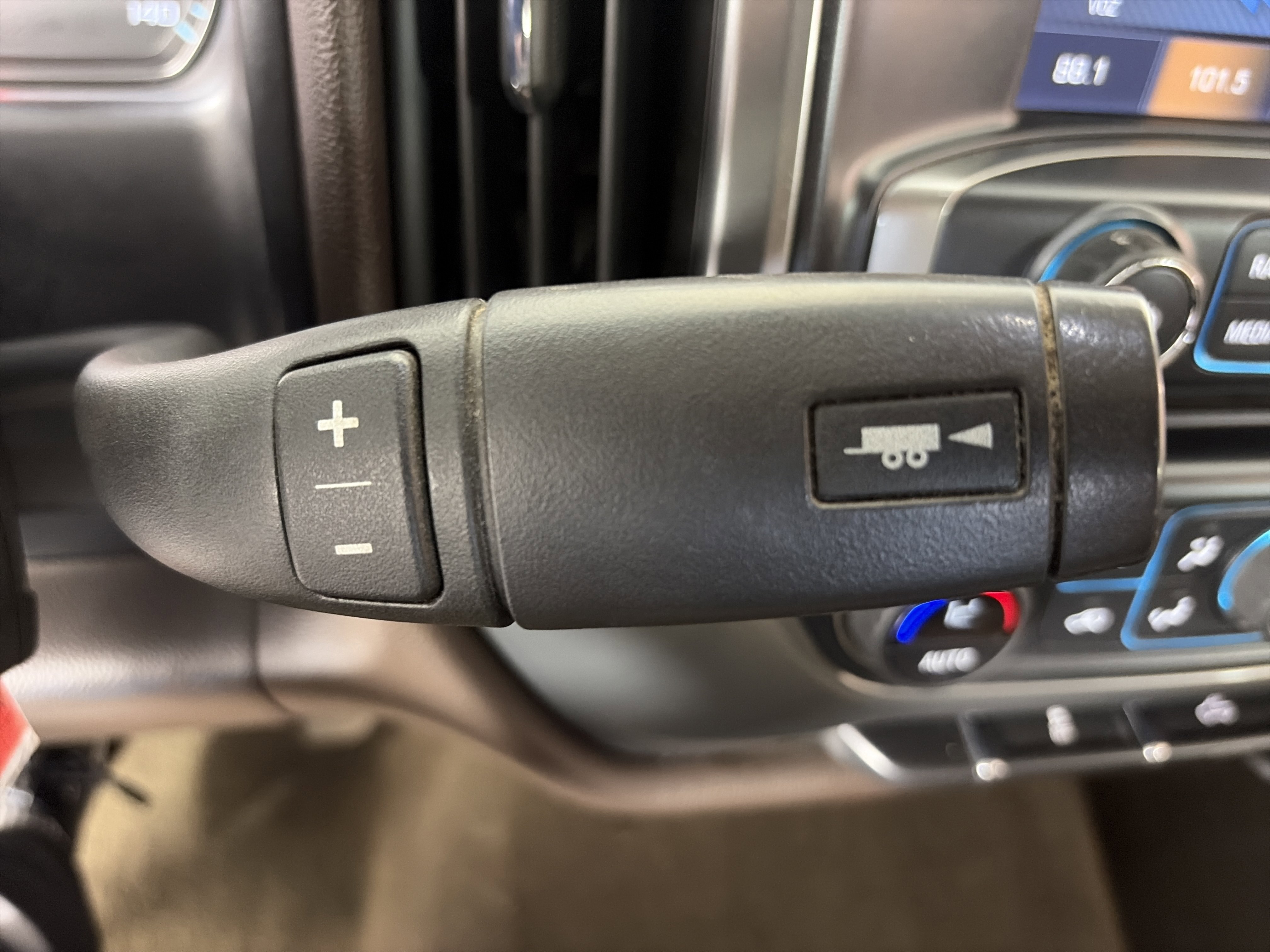 Used 2014 Chevrolet Silverado 1500 LT w/ LT Convenience Package AWD/4WD image 26