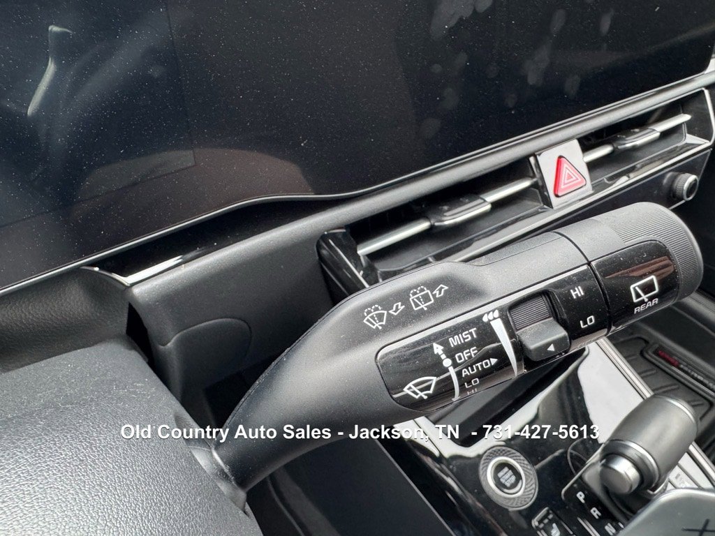Used 2023 Kia Niro EX Touring image 40