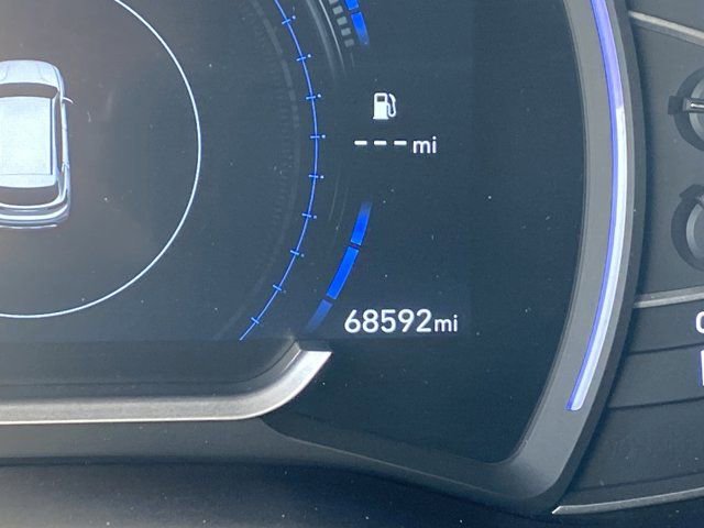 Used 2019 Hyundai Santa Fe Limited image 16