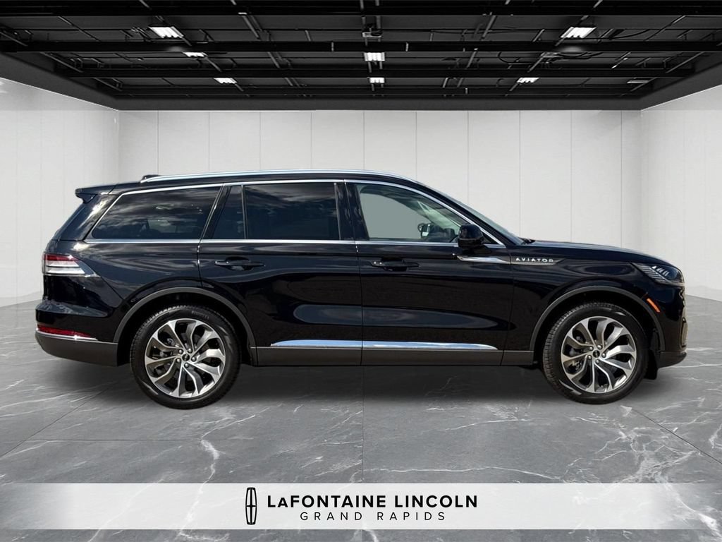 Certified 2026 Lincoln Aviator AWD image 6