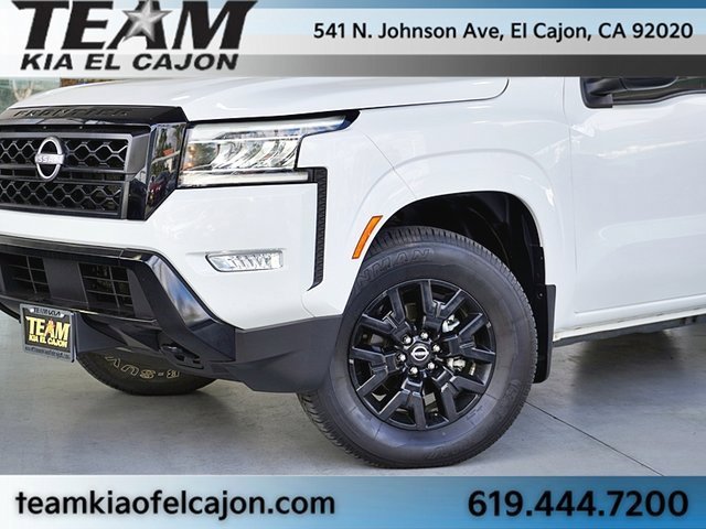 Used 2023 Nissan Frontier SV w/ Midnight Edition Package image 3
