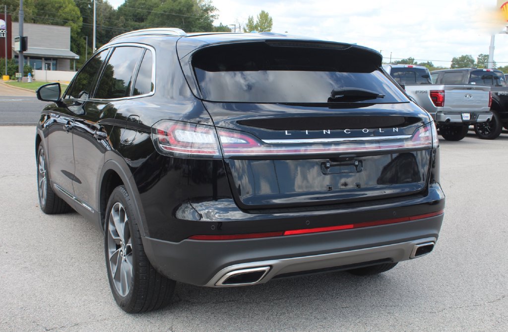 Used 2023 Lincoln Nautilus Reserve w/ Monochromatic Package AWD/4WD image 8