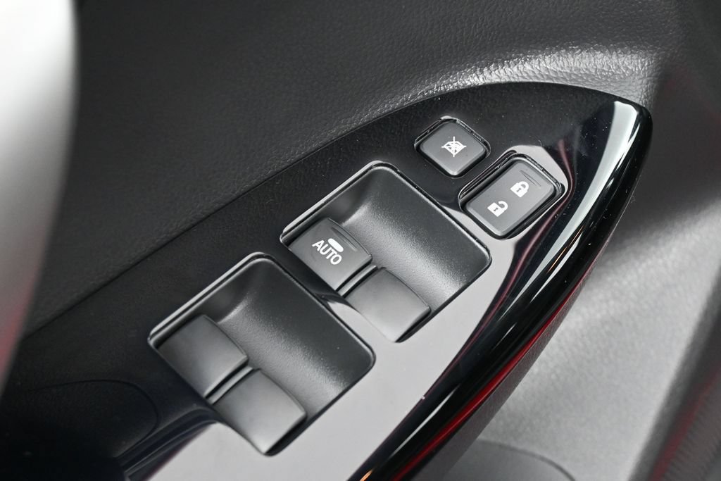 New 2026 Mitsubishi Eclipse Cross LE AWD/4WD image 13