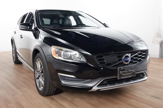 Used 2015 Volvo V60 T5 Cross Country Platinum w/ Climate Package image 3