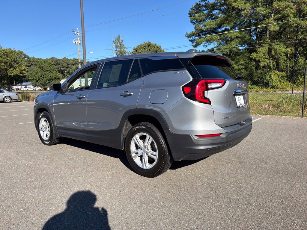 Used 2024 GMC Terrain SLE AWD/4WD image 7