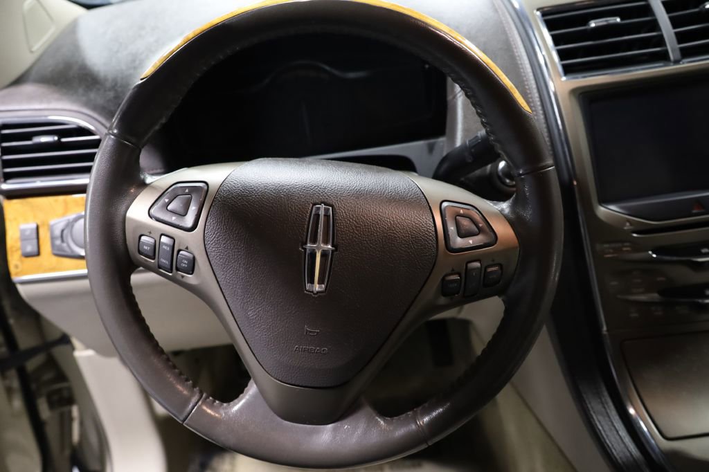 Used 2011 Lincoln MKX 2WD w/ Wood Pkg image 23