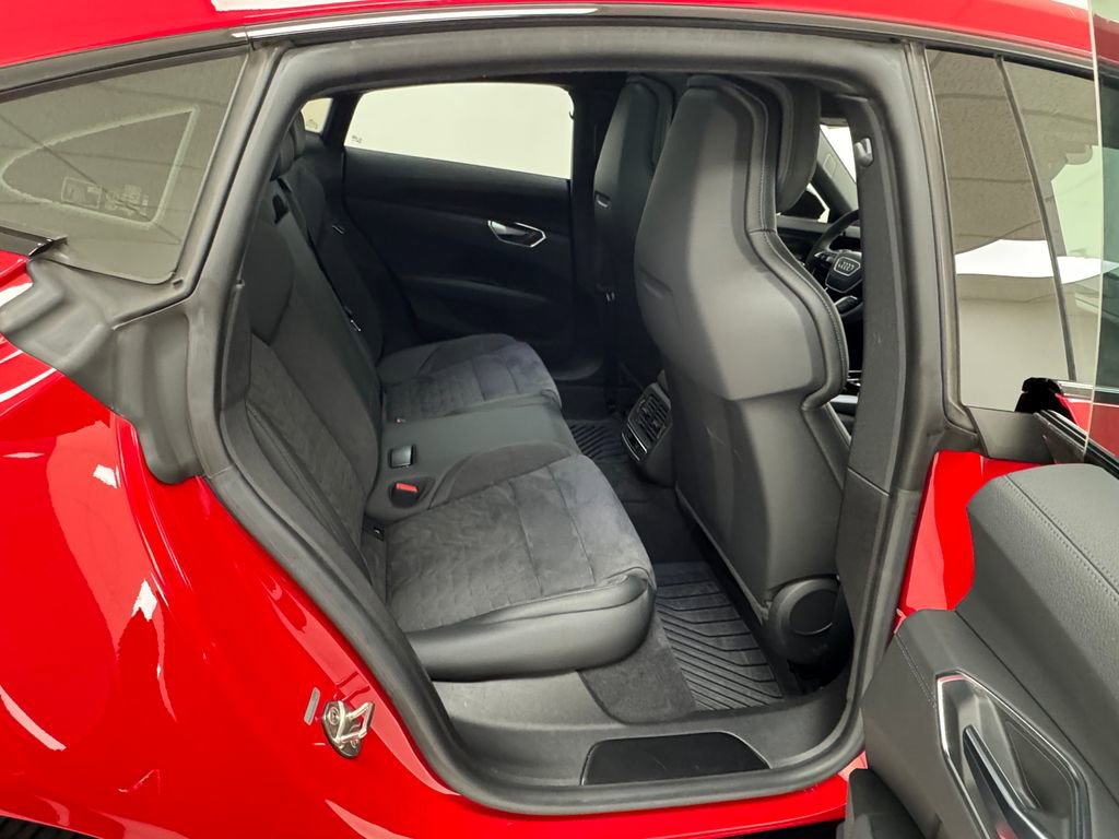 Used 2022 Audi e-tron GT Premium Plus w/ Performance Package image 16