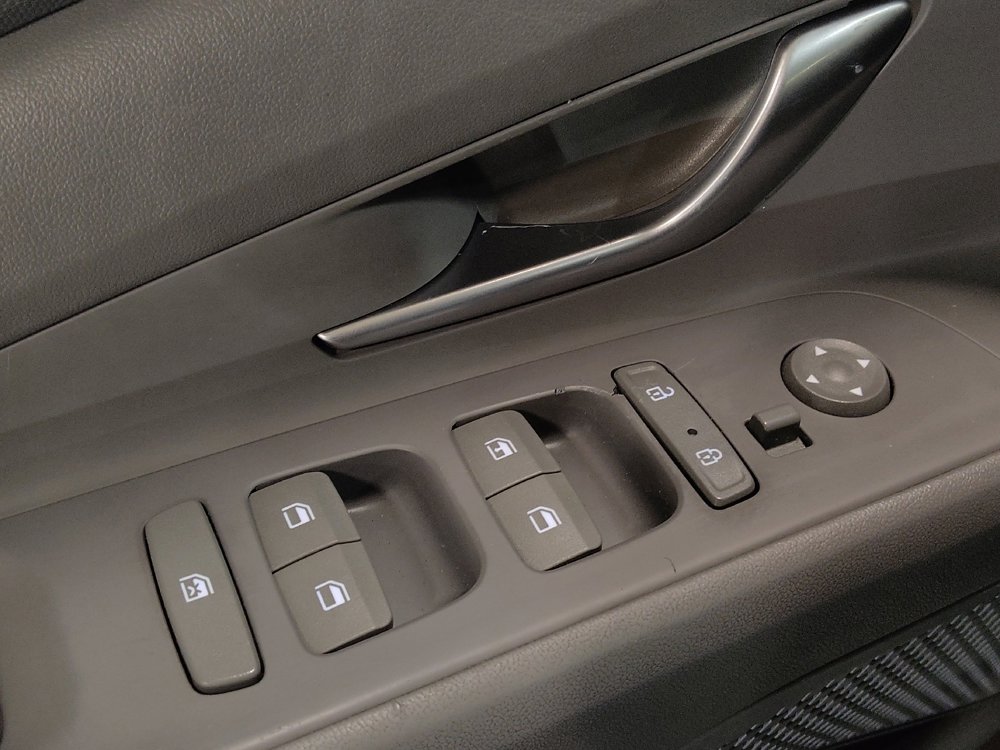 Used 2021 Hyundai Elantra SE image 27