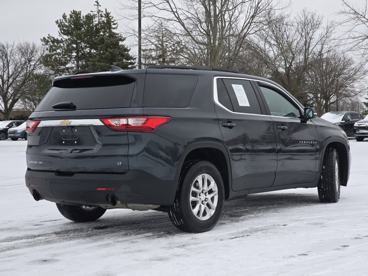 Used 2021 Chevrolet Traverse LT image 16