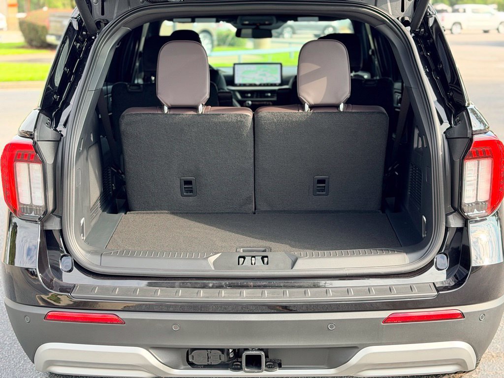 New 2027 Ford Explorer Platinum RWD image 27