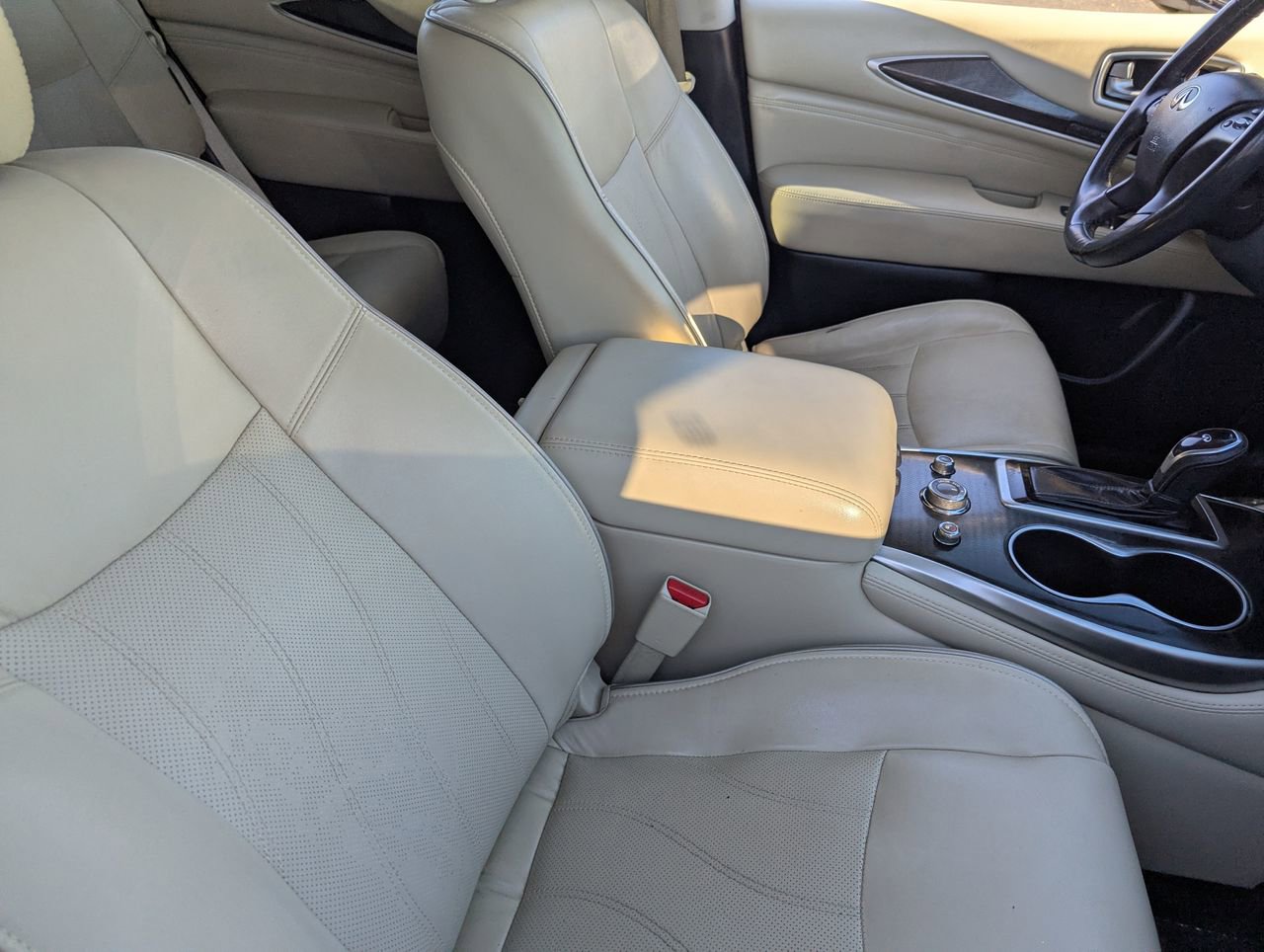 Used 2019 INFINITI QX60 Luxe w/ Essential Package image 11