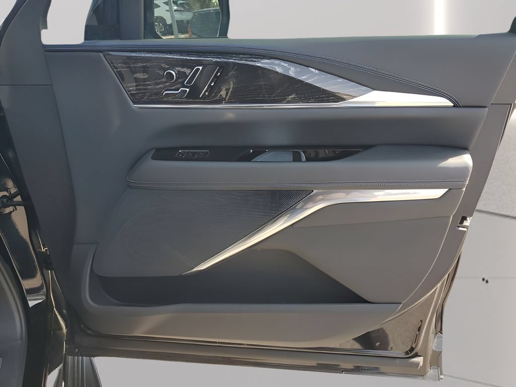 New 2026 Cadillac Escalade IQL Luxury w/ LPO, Floor Liner Package AWD/4WD image 21