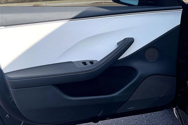 Used 2025 Tesla Model 3 Long Range image 18