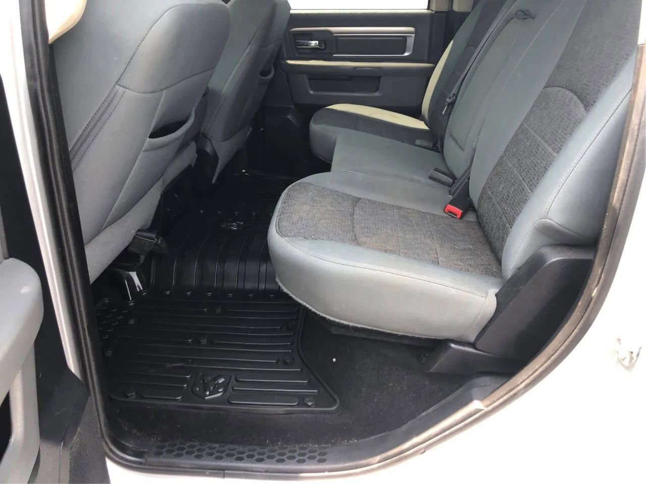 Used 2015 RAM 1500 Outdoorsman image 10