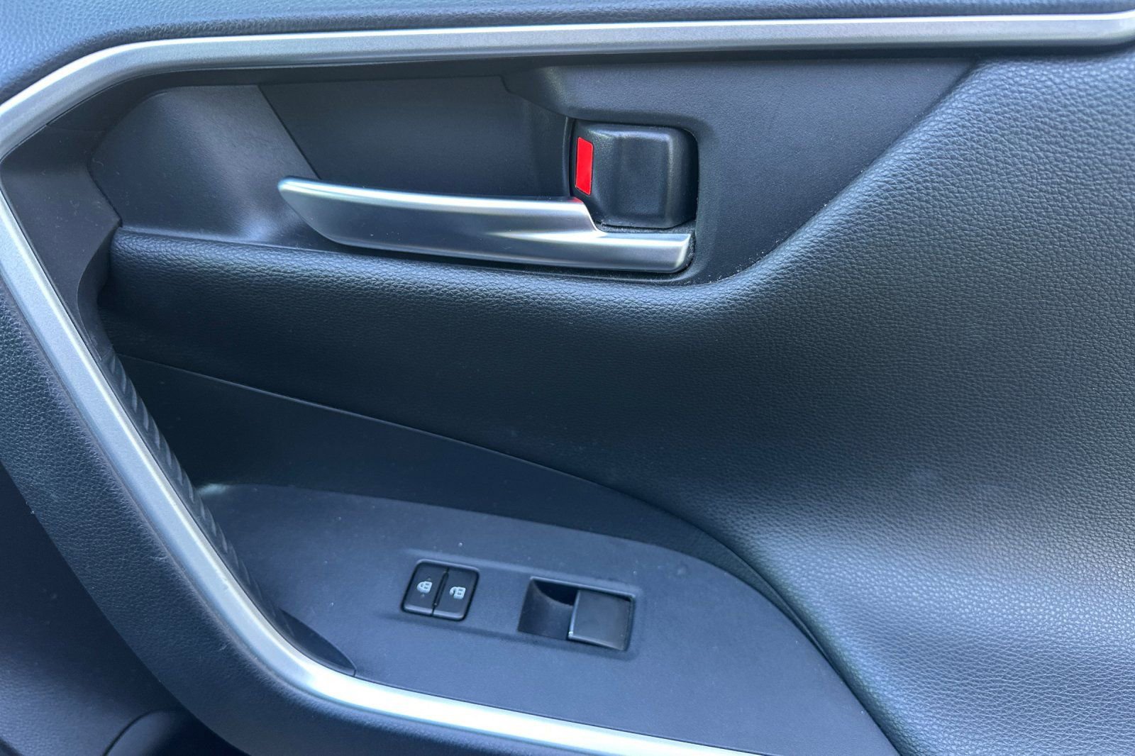 Used 2019 Toyota RAV4 XSE w/ XSE Weather Package image 22