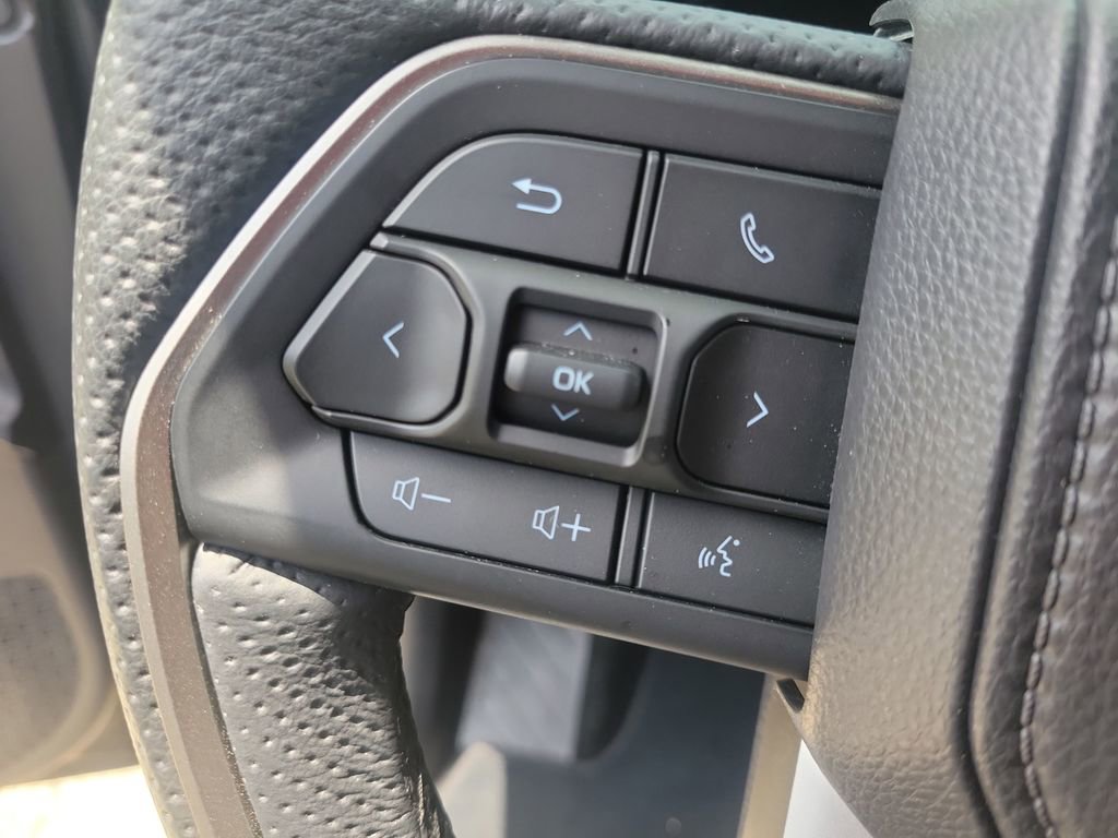 Used 2025 Toyota Tacoma Limited AWD/4WD image 22