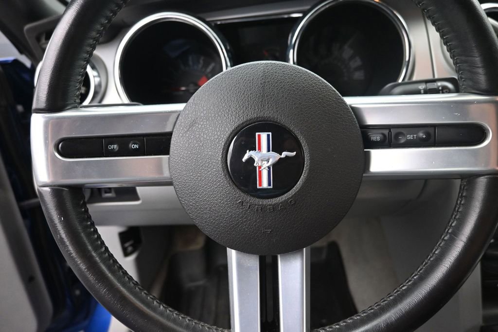 Used 2006 Ford Mustang GT RWD image 13