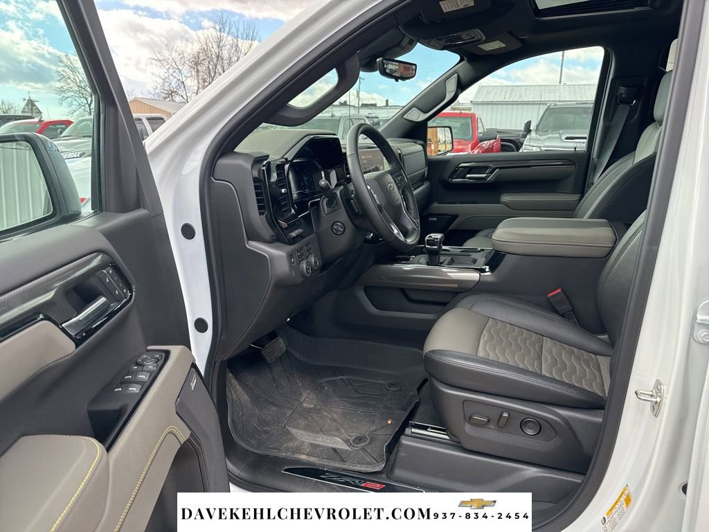 Used 2025 Chevrolet Silverado 1500 ZR2 w/ Technology Package image 17