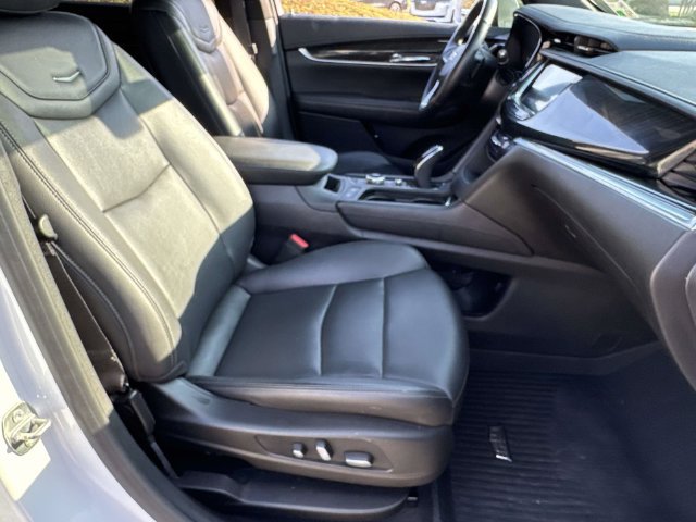 Used 2020 Cadillac XT6 Premium Luxury FWD image 8