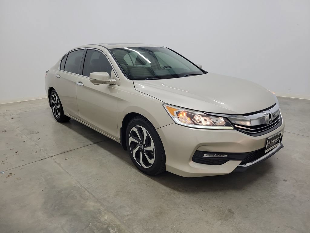 Used 2017 Honda Accord EX image 4
