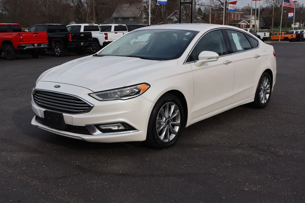 Used 2017 Ford Fusion SE w/ Fusion SE Technology Package image 28
