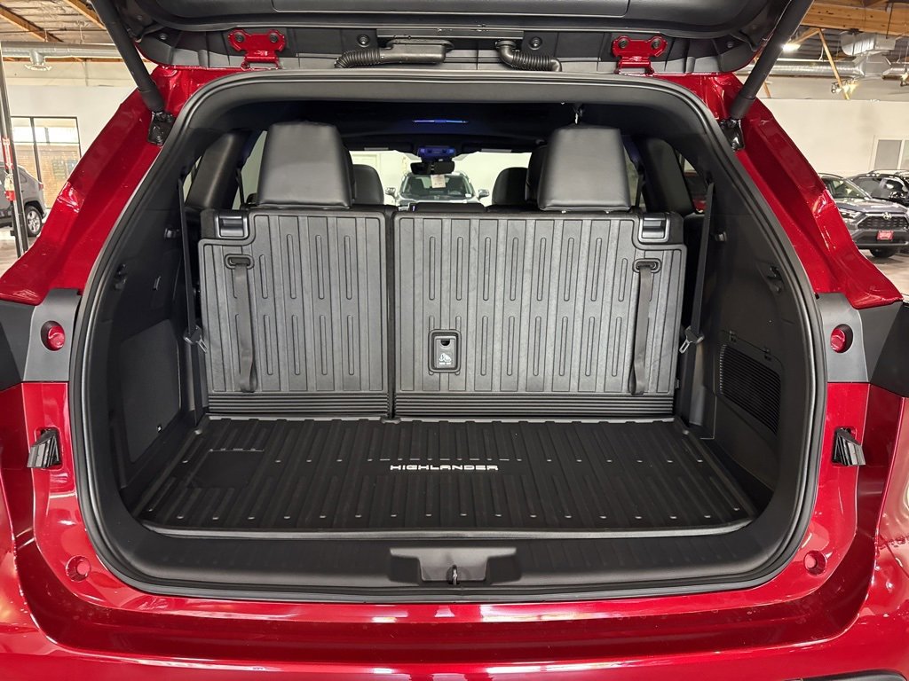 New 2026 Toyota Highlander XSE image 10