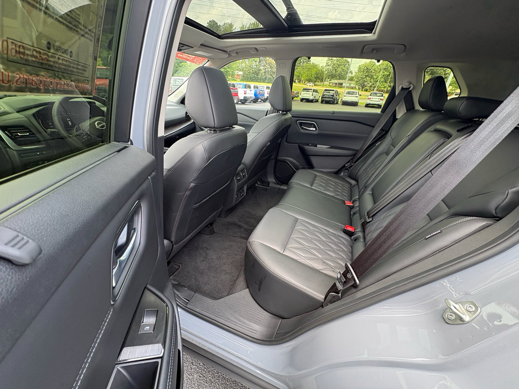 Used 2026 Nissan Rogue Platinum w/ Platinum Premium Package AWD/4WD image 21