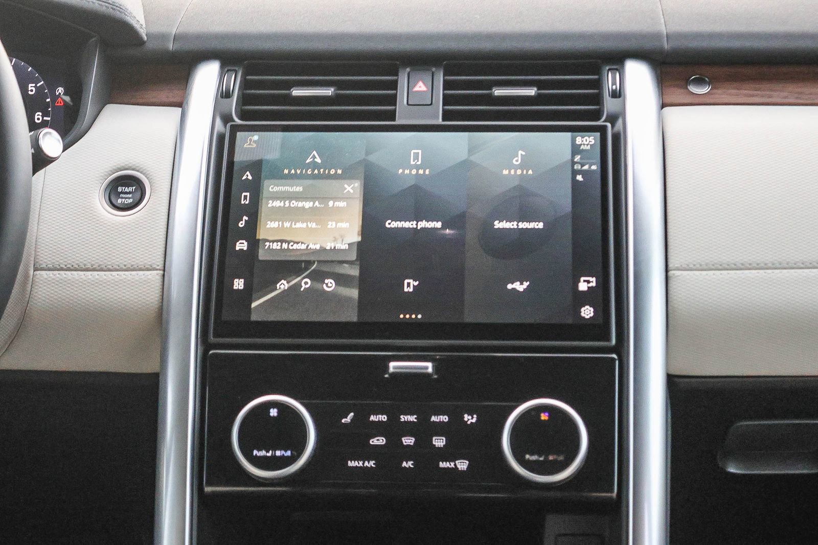 Used 2024 Land Rover Discovery Dynamic SE image 23