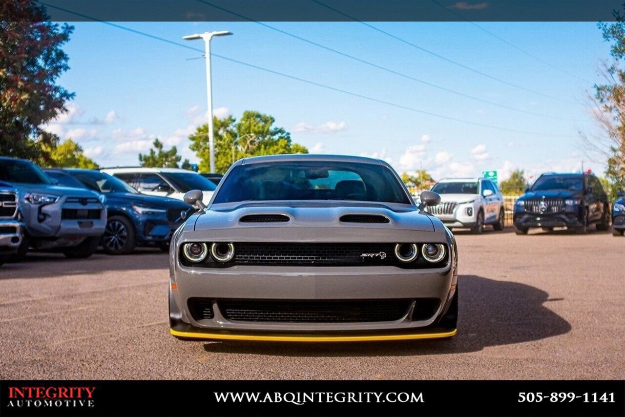 Used 2023 Dodge Challenger SRT Hellcat RWD image 2