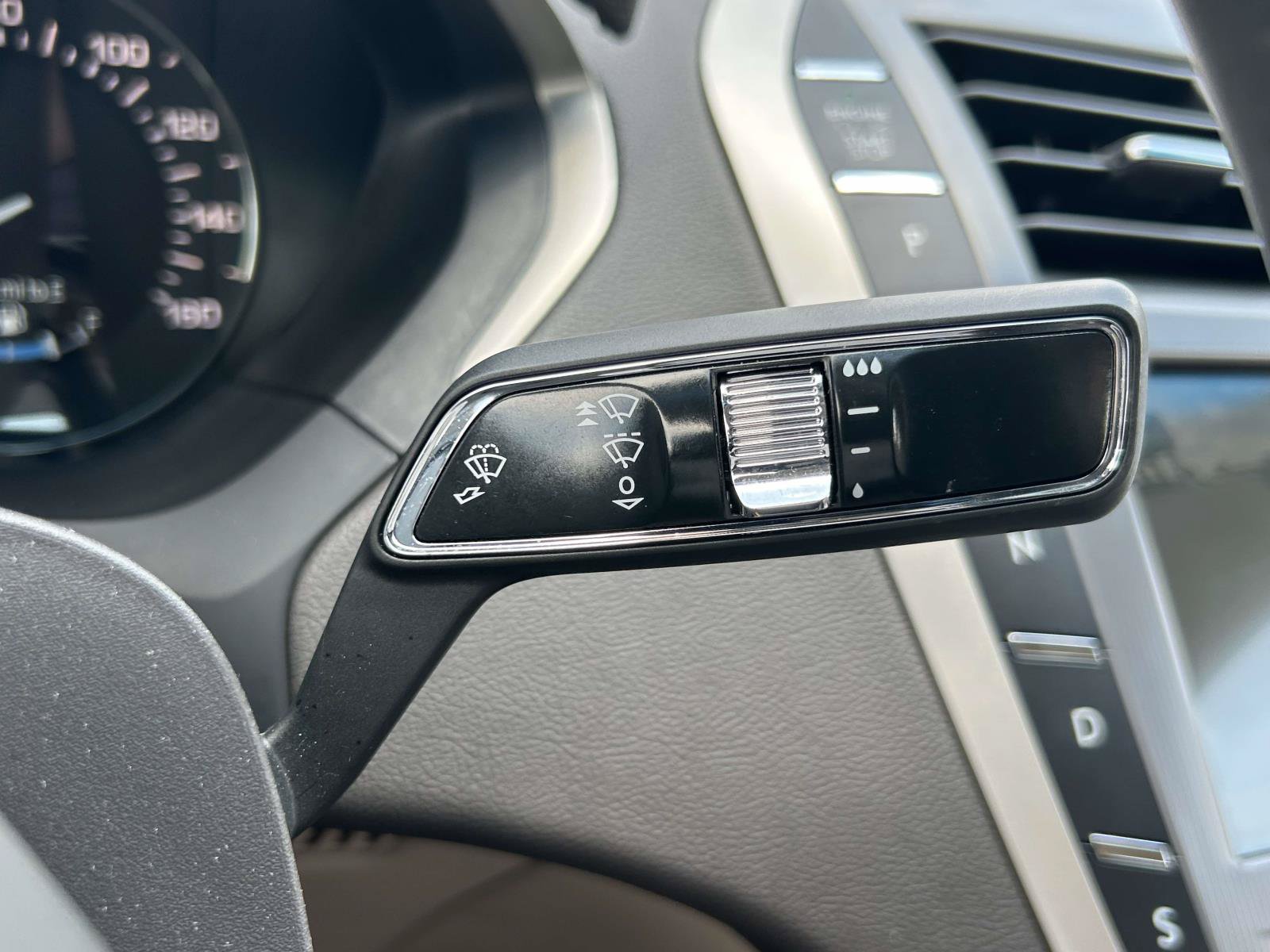 Used 2018 Lincoln MKZ Select w/ Select Plus Package FWD image 27
