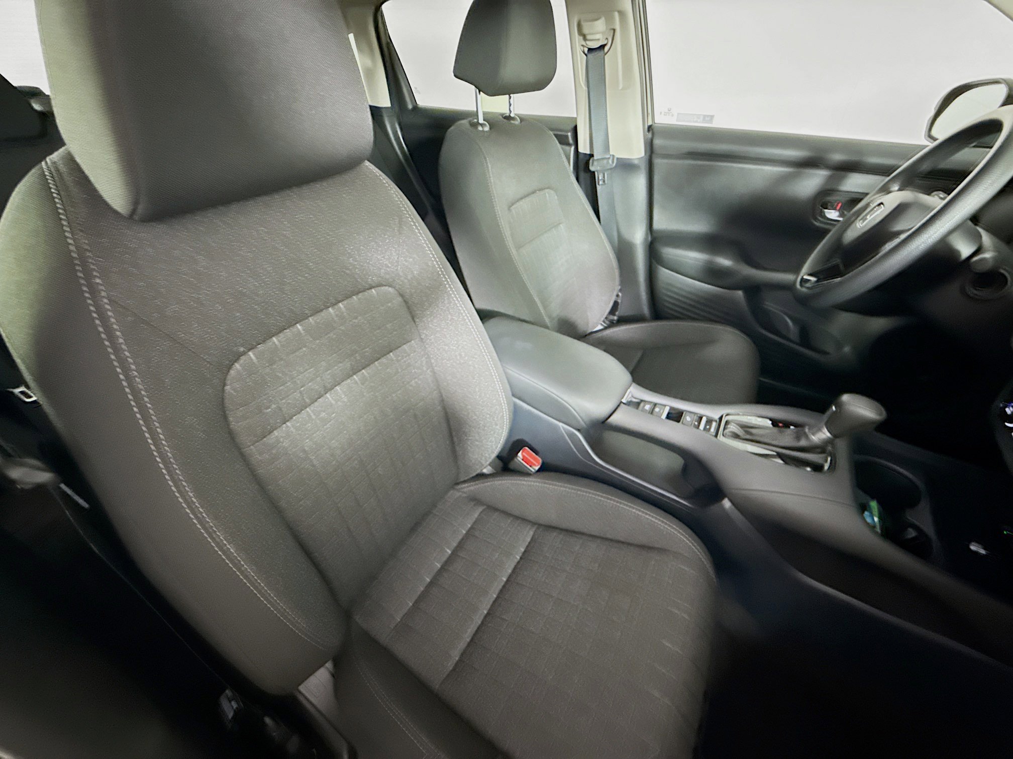 Certified 2026 Honda HR-V LX image 33