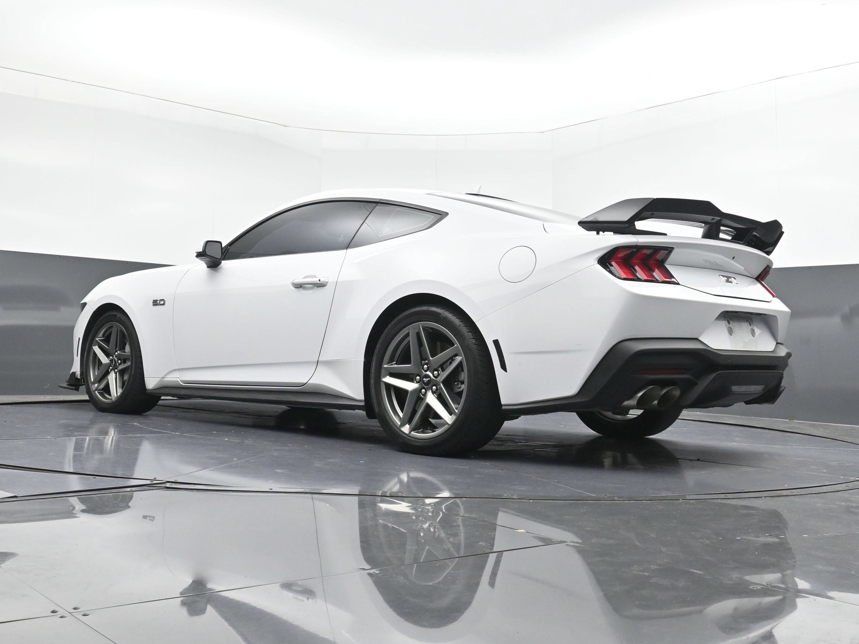 Used 2025 Ford Mustang GT Premium RWD image 30