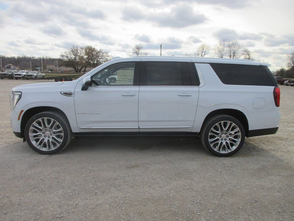 New 2026 GMC Yukon XL Denali w/ Denali Reserve Package image 8