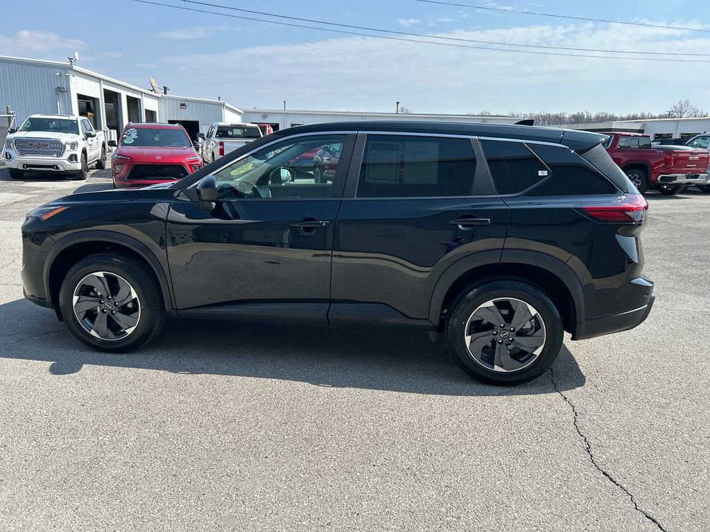 Used 2025 Nissan Rogue SV FWD image 4
