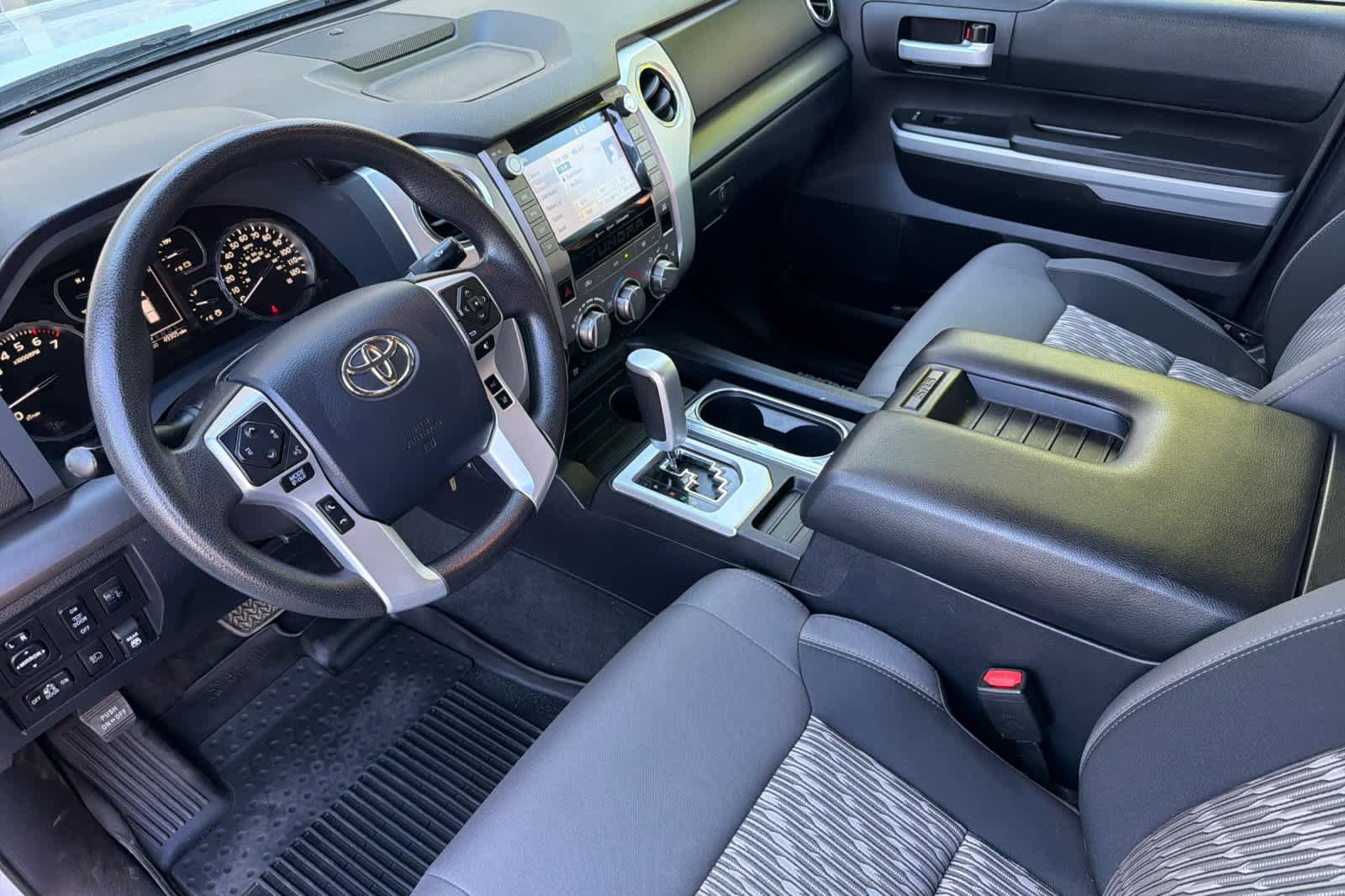 Used 2020 Toyota Tundra SR5 w/ SR5 Upgrade Package AWD/4WD image 13