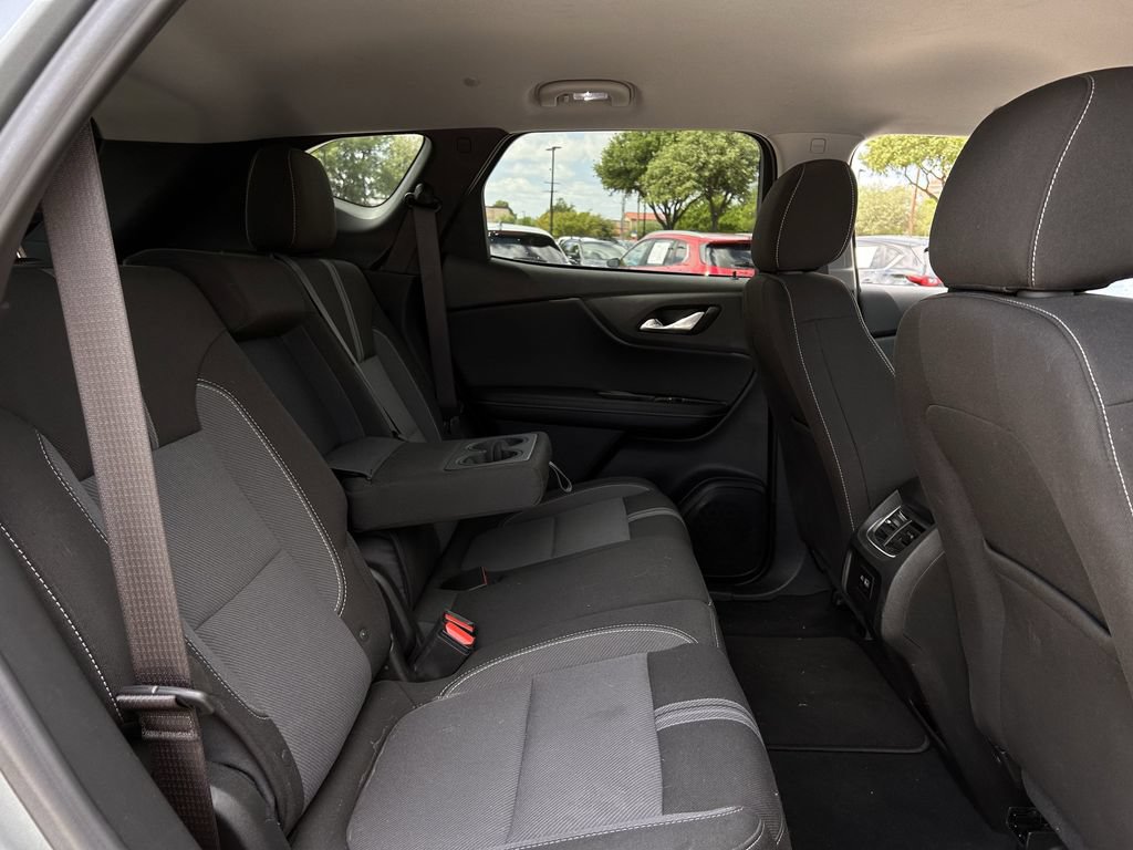 Used 2025 Chevrolet Blazer LT AWD/4WD image 31