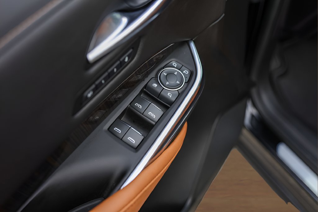 Used 2019 Cadillac XT4 Premium Luxury FWD image 24