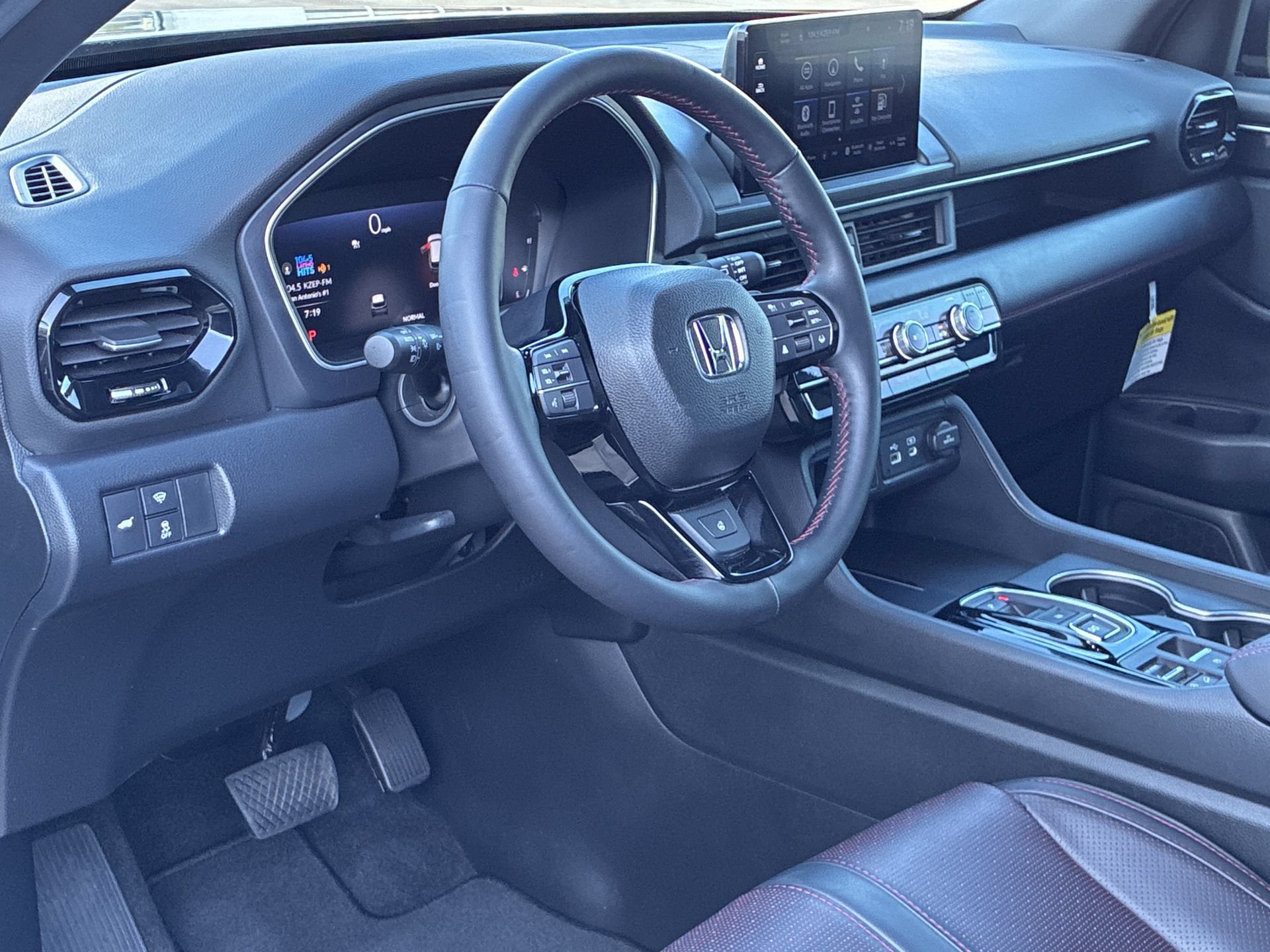 Certified 2025 Honda Pilot Black Edition video 2