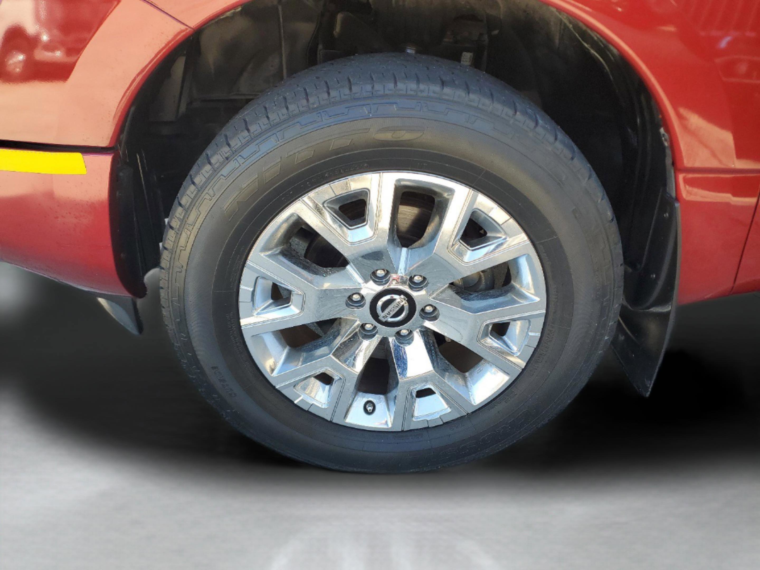 Used 2020 Nissan Titan SL w/ Moonroof Package image 31