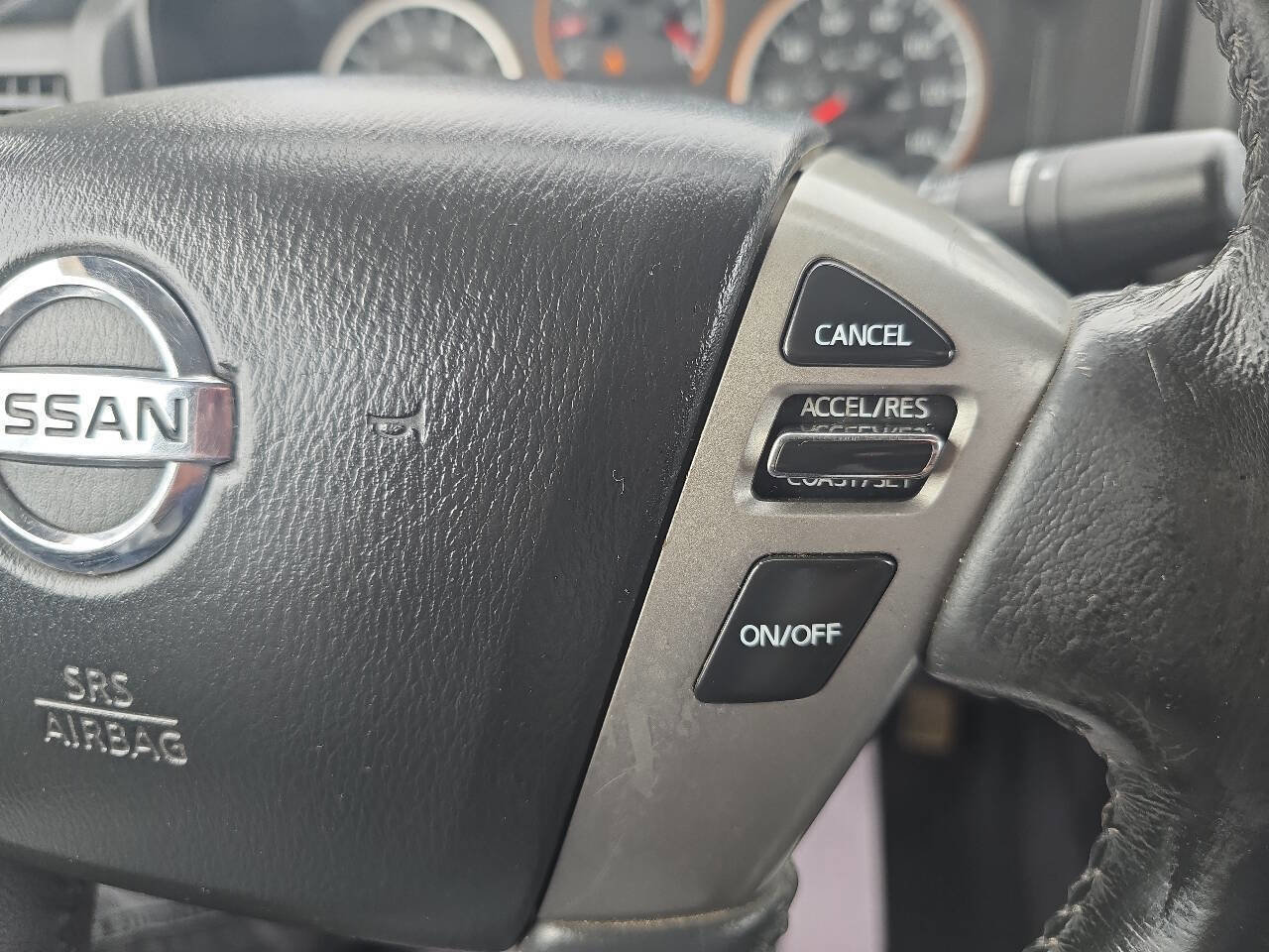 Used 2014 Nissan Titan SV w/ SV Premium Utility Package image 27