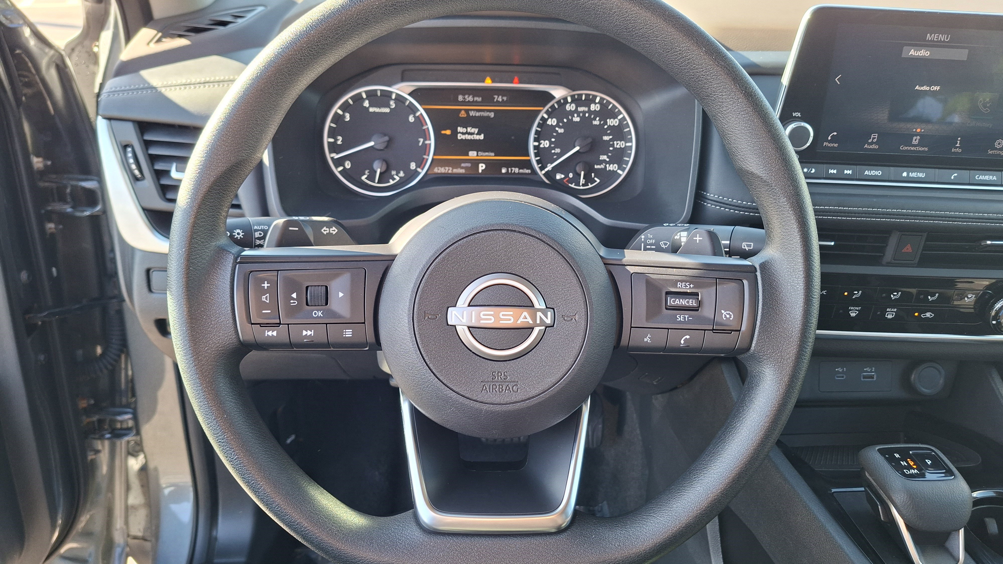 Used 2023 Nissan Rogue S image 11