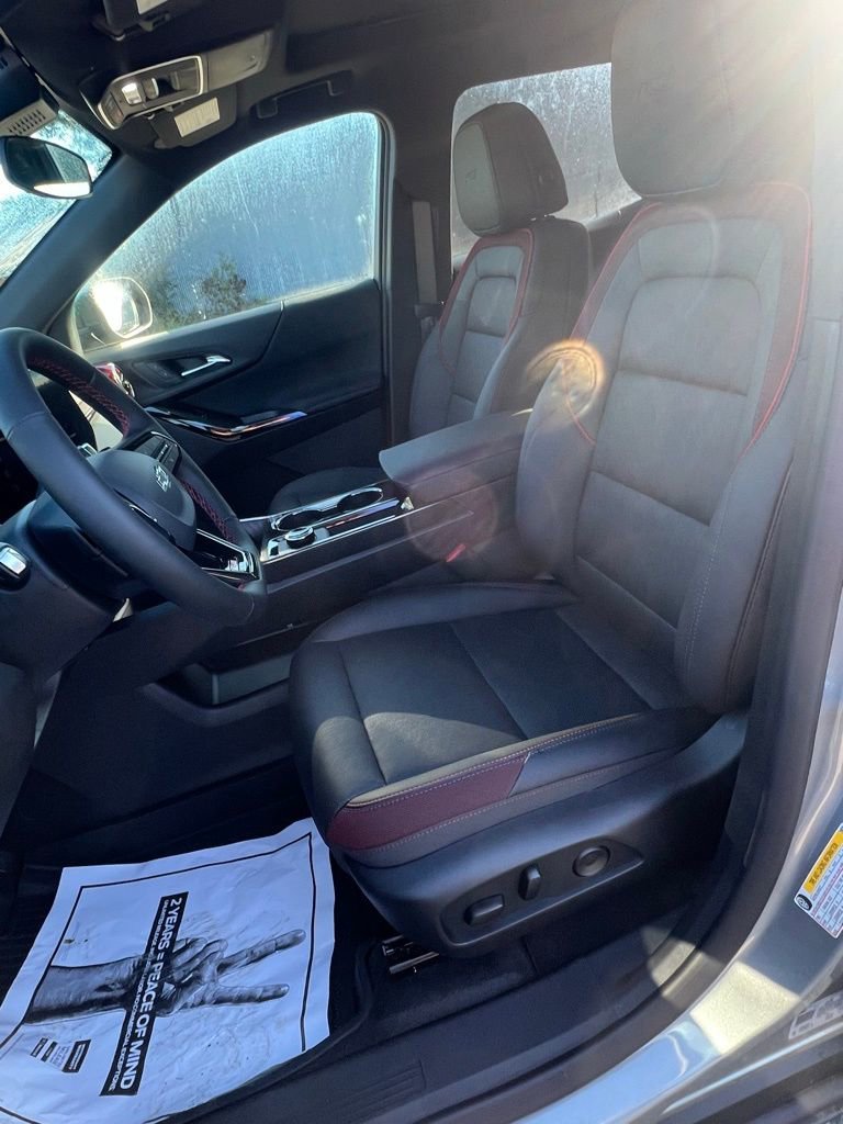 New 2026 Chevrolet Equinox RS w/ LPO, Floor Liner Package image 11