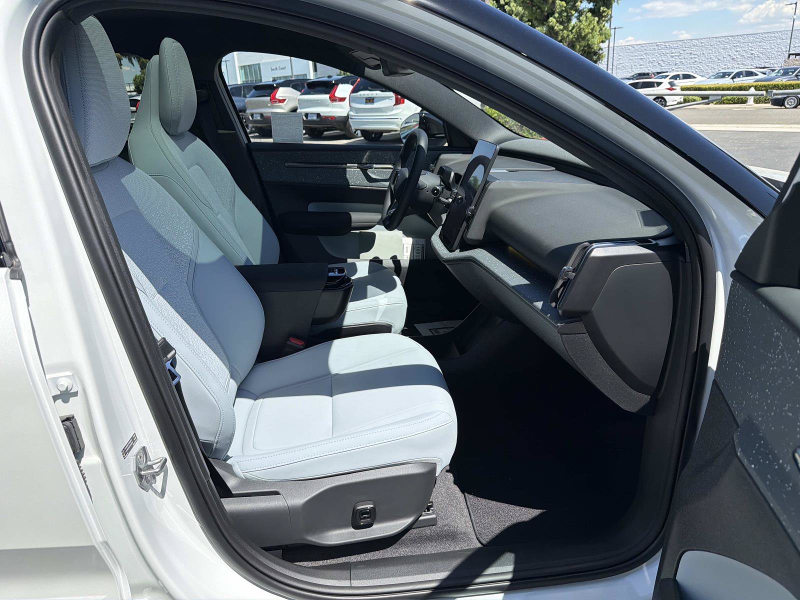 Certified 2026 Volvo EX30 Ultra w/ Climate Package AWD/4WD image 24