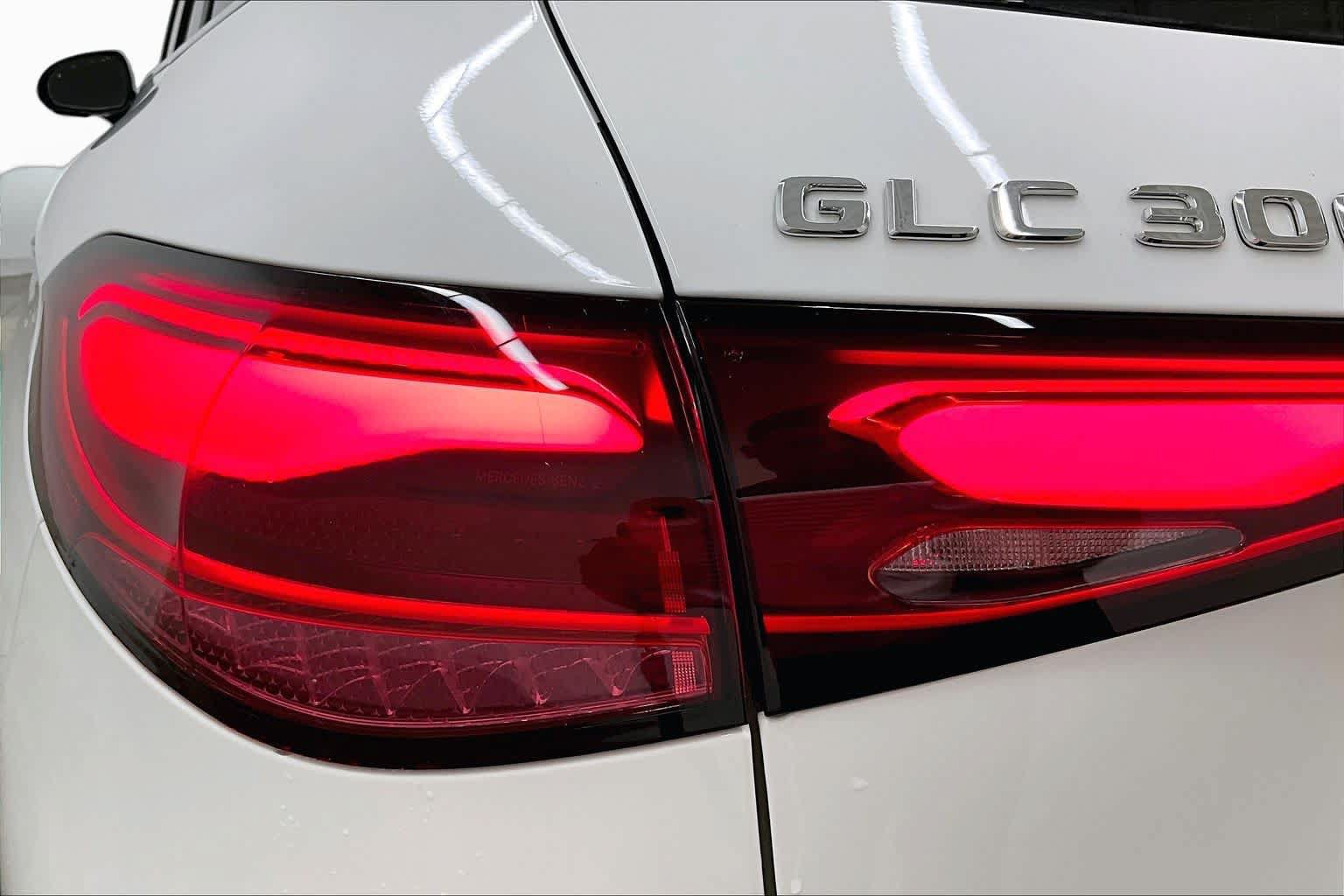 Used 2025 Mercedes-Benz GLC 300 4MATIC image 28