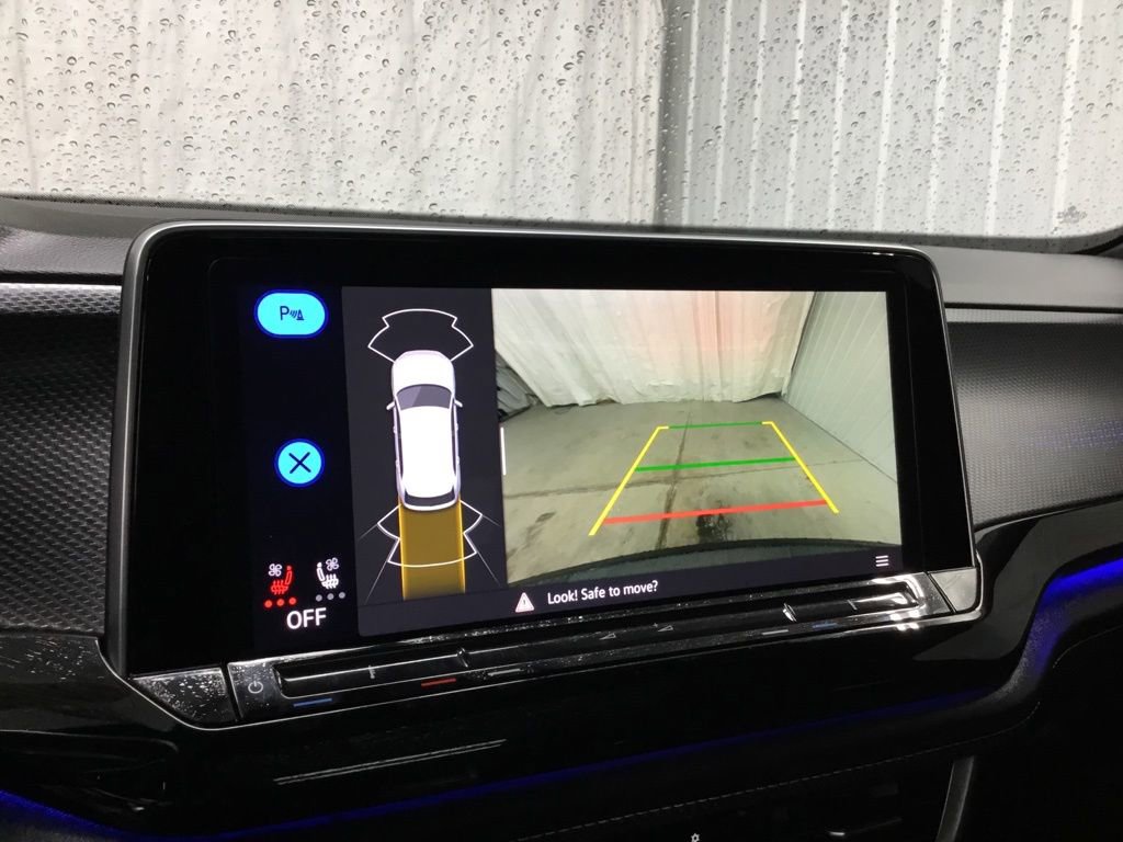 Used 2024 Volkswagen Atlas Cross Sport SEL R-Line AWD/4WD image 21