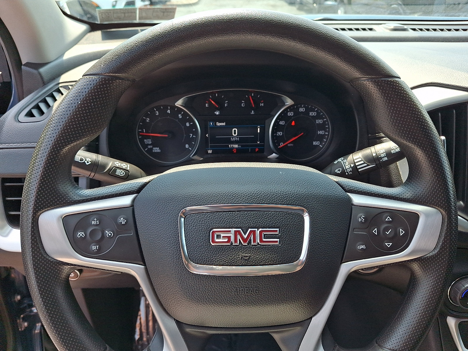 Used 2024 GMC Terrain SLE w/ Driver Convenience Package AWD/4WD image 19