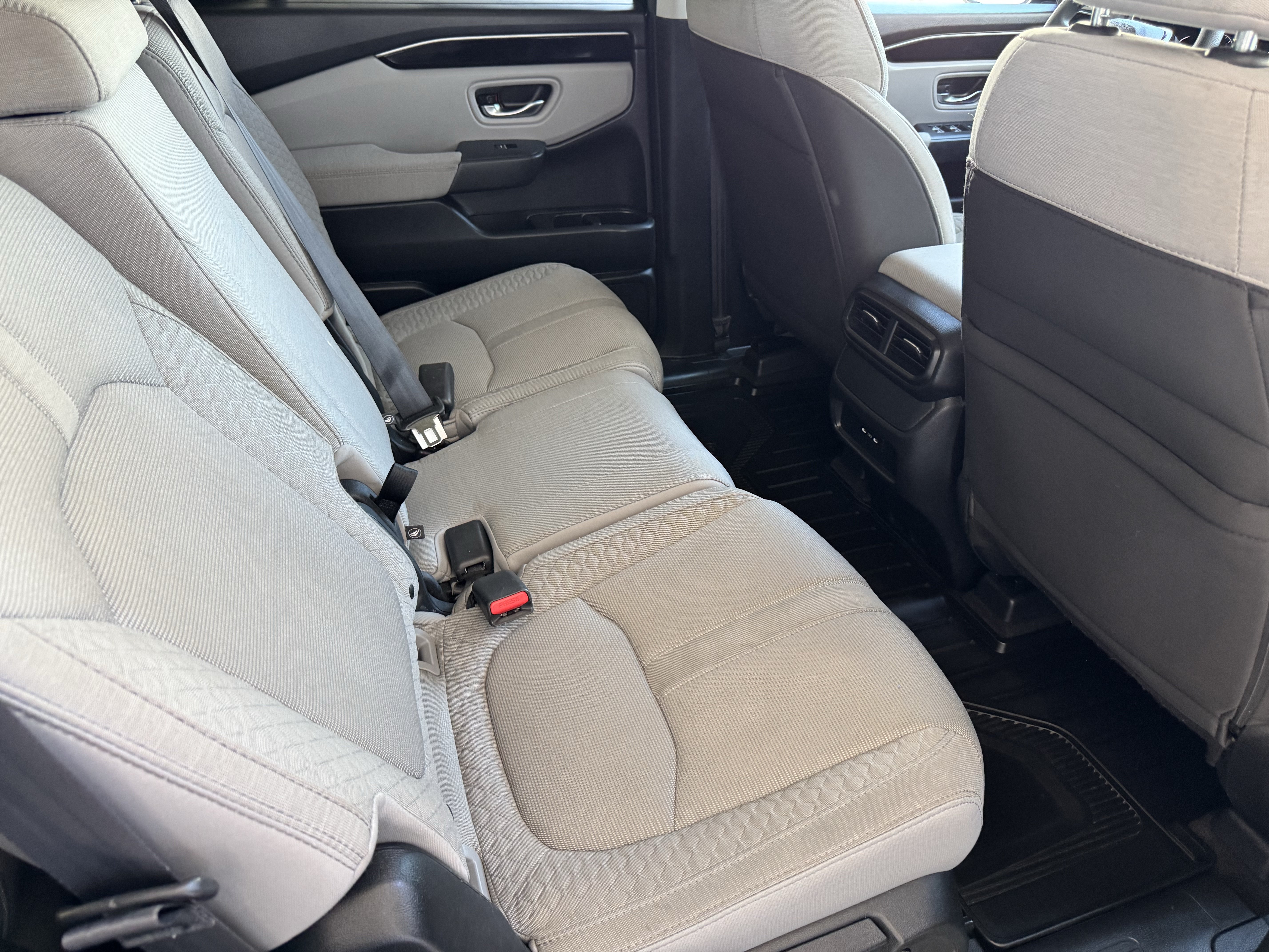 Used 2024 Honda Pilot LX image 21