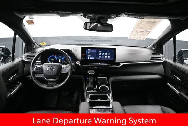 Used 2025 Toyota Sienna XLE Woodland Edition AWD/4WD image 12