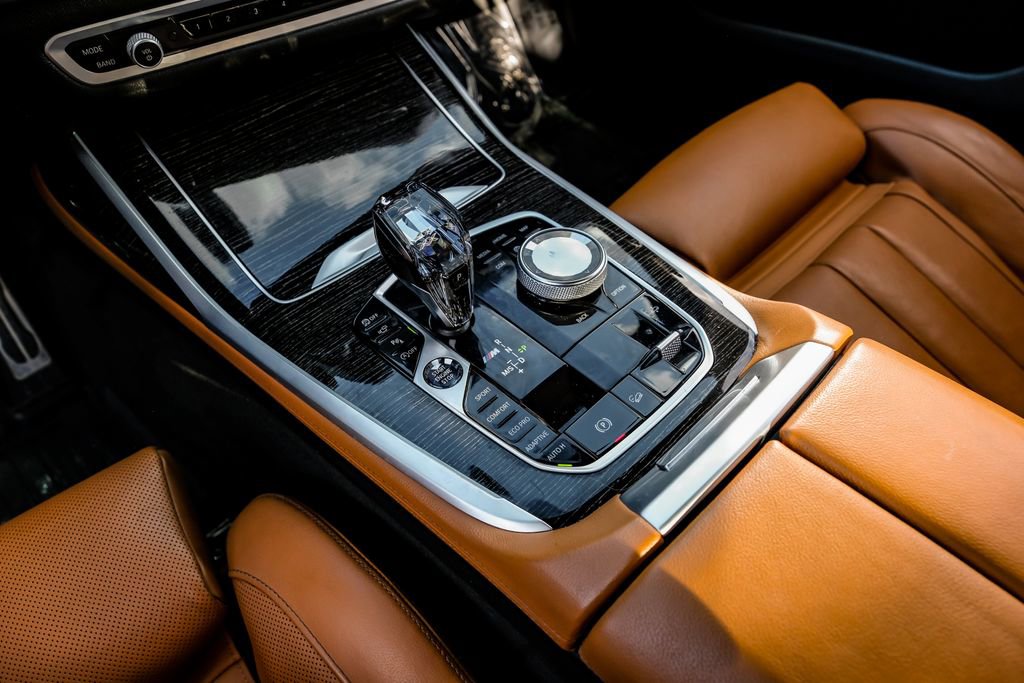 Used 2021 BMW X7 M50i w/ Executive Package image 26