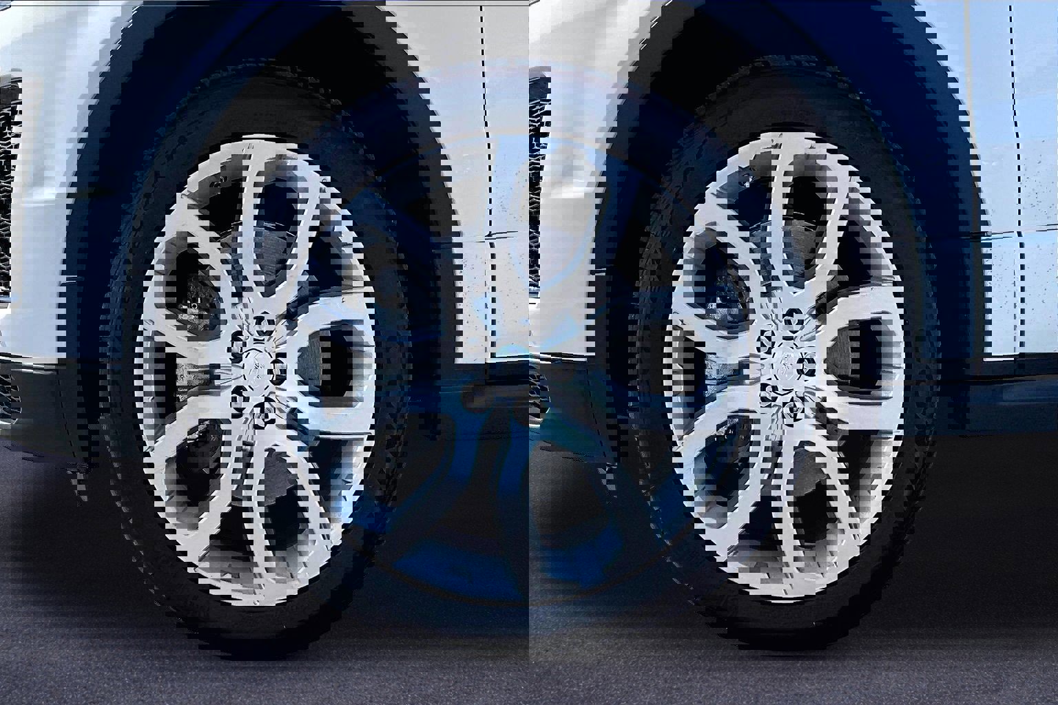 Used 2018 Land Rover Range Rover Evoque HSE Dynamic image 35